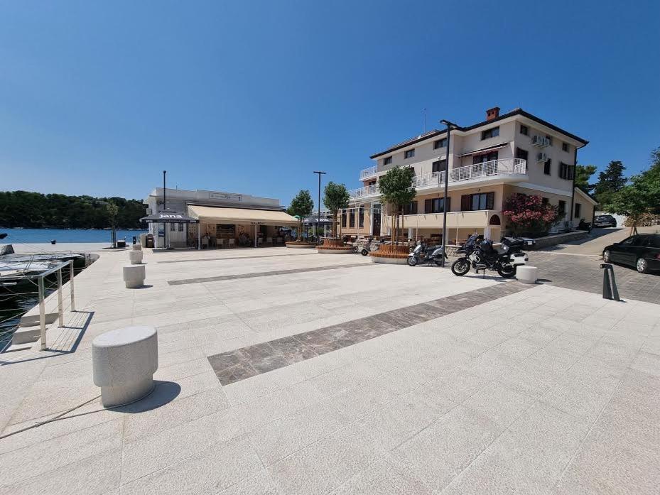 Villa Riva Omišalj Екстериор снимка